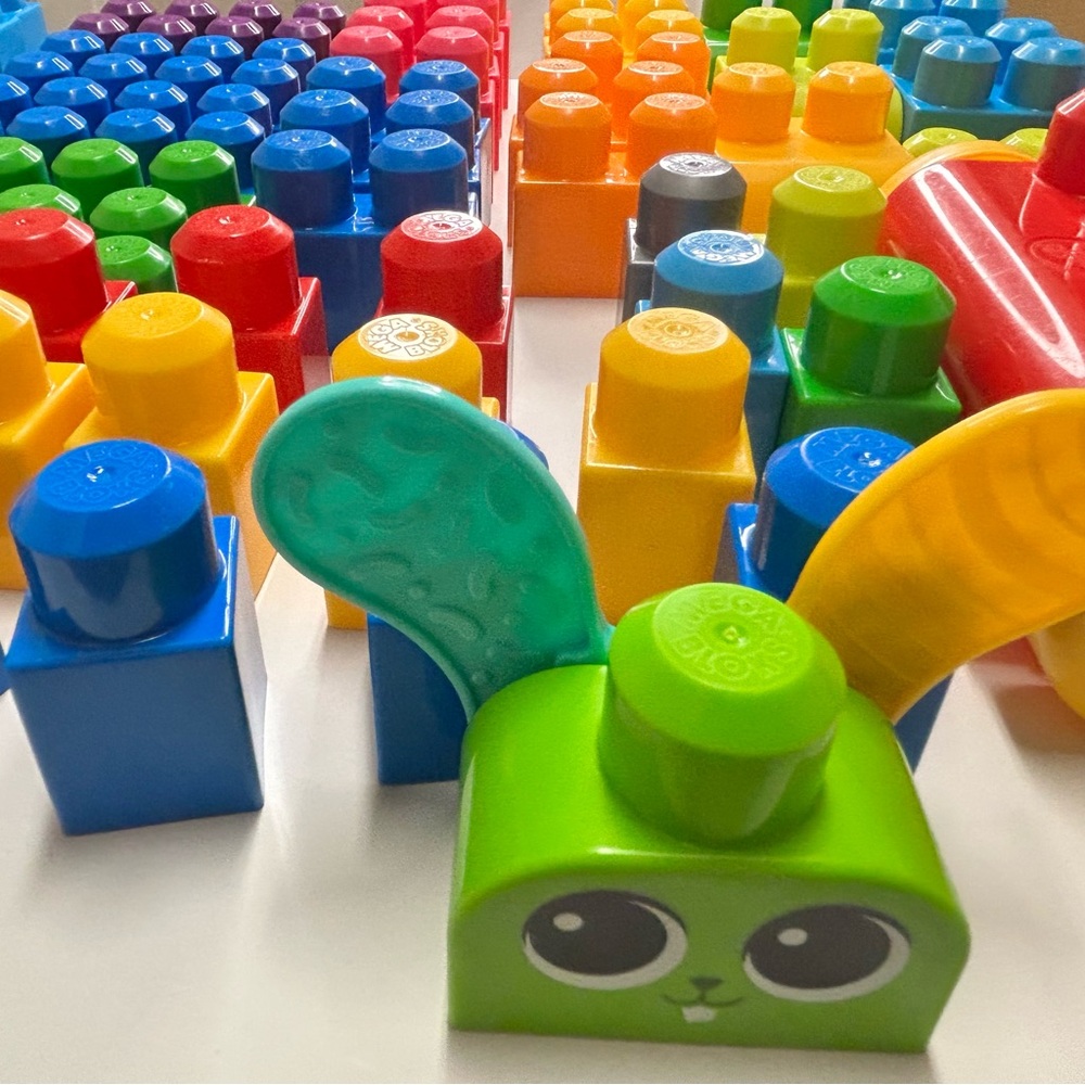 Mega Bloks Colorful Building 70 piece variety bundle